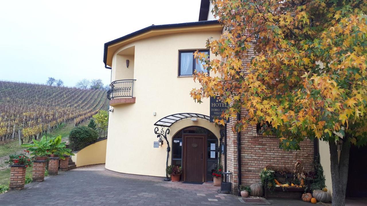 Stupnicki Dvori Winery Hotel Stupnik Brodski Zewnętrze zdjęcie